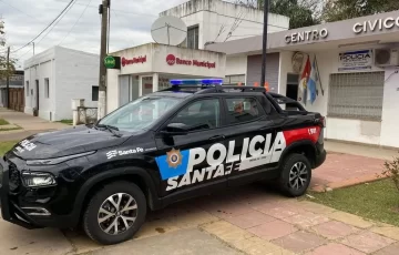 Detuvieron a un hombre y un menor en La Boca con motocicleta adulterada