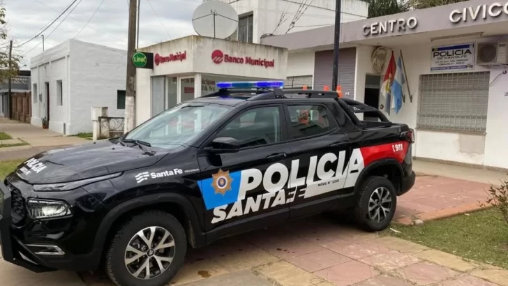 Detuvieron a un hombre y un menor en La Boca con motocicleta adulterada