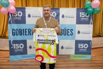 Hoy-junto-a-Silvana-y-German-realizamos-la-presentacion-de-las-remeras-medallas-y-premiacion-d-1-728x485