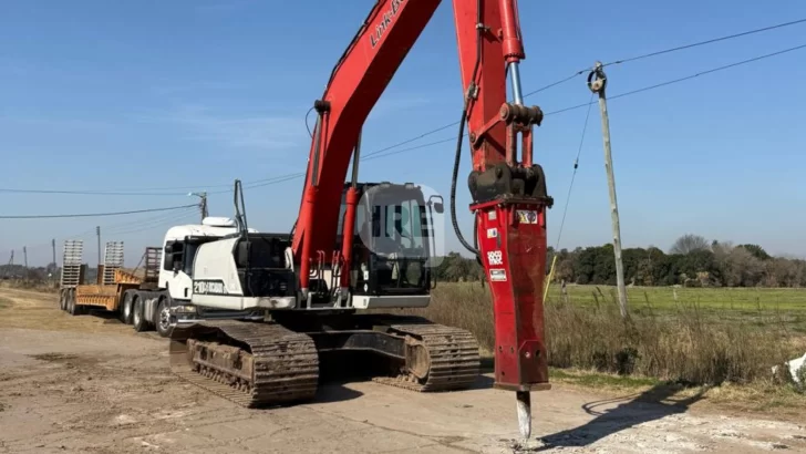 Oliveros inició la segunda etapa de la reconstrucción del camino al cementerio