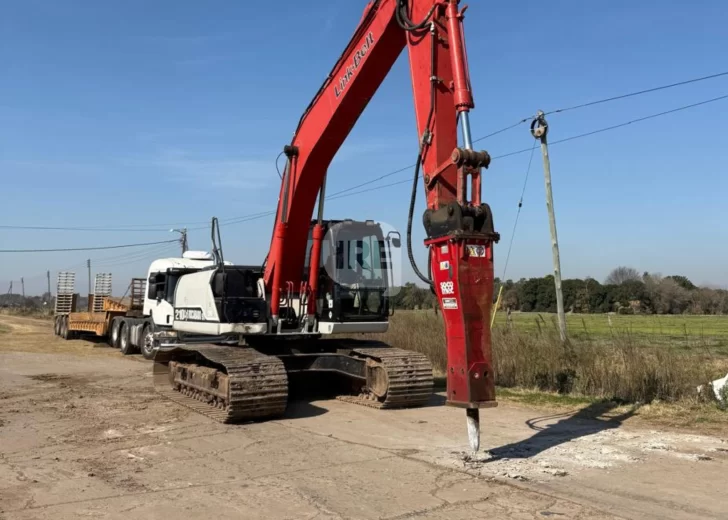 Oliveros inició la segunda etapa de la reconstrucción del camino al cementerio