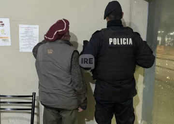 Un hombre de 85 años fue detenido por efectuar disparos contra la casa de una mujer