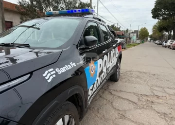 Una pareja robó golosinas de un minimarket en Timbúes y terminó detenida