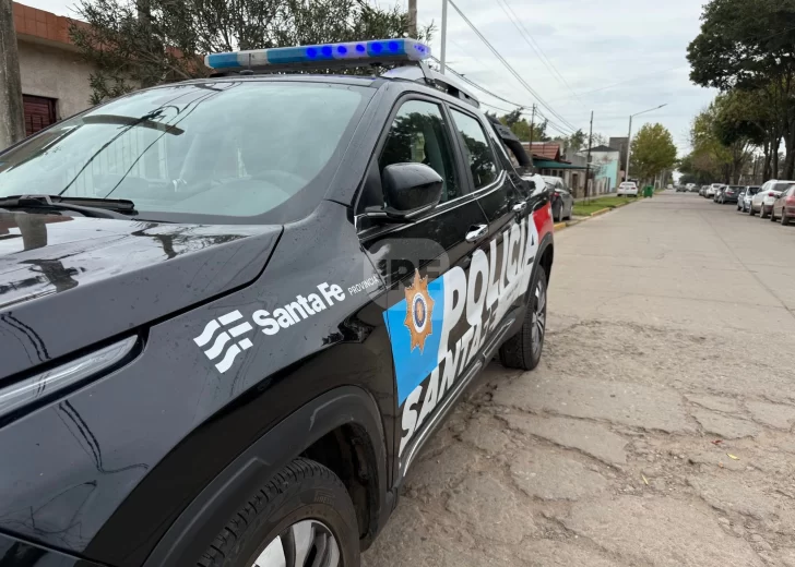 Una pareja robó golosinas de un minimarket en Timbúes y terminó detenida