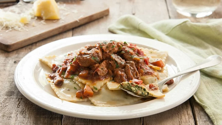 Los bomberos de San Genaro invitan a su tradicional Raviolada Anual