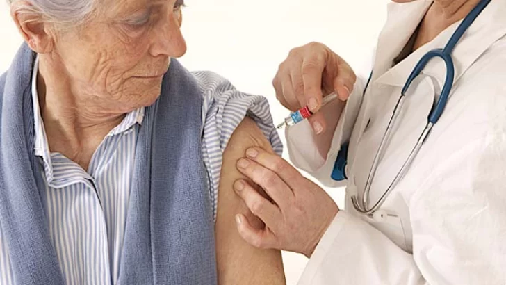 Avanza la campaña de vacunación antigripal para adultos mayores en Timbúes