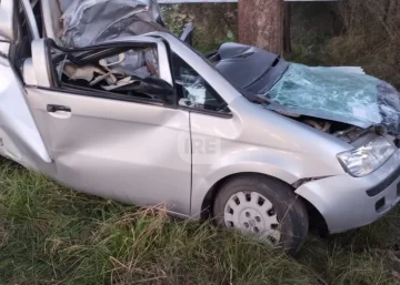 Terrible accidente en la Ruta S26: Un joven chocó contra árboles y sufrió graves fracturas