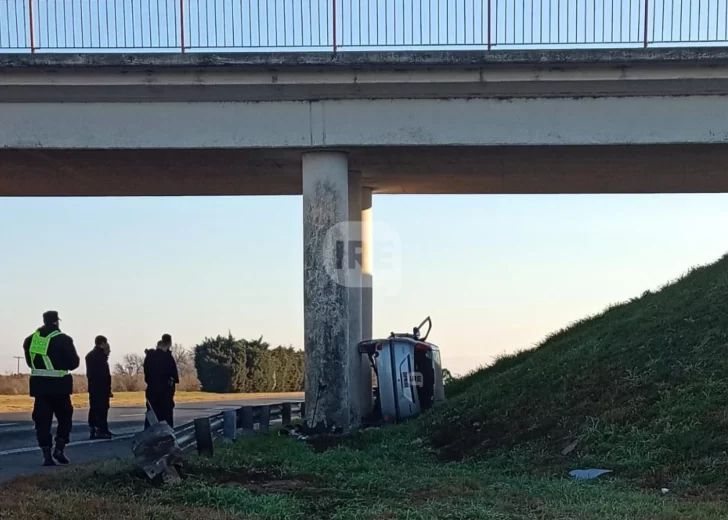 Un conductor de San Lorenzo chocó contra un puente en autopista y sufrió politraumatismos