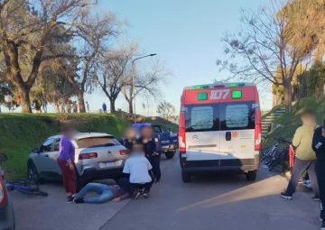 Un adolescente de 16 años se cayó de la bicicleta, sufrió fractura de cráneo y está grave