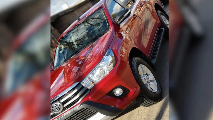 Robaron una camioneta en pleno centro de Totoras y su dueño pide ayuda para recuperarla