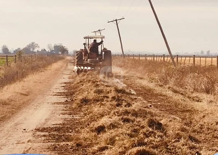 Carrizales avanza con trabajos de mantenimiento en sus caminos rurales