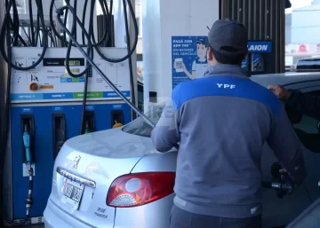 Nuevo aumento en los combustibles: YPF subió un 2,5% el precio de la nafta y el gasoil