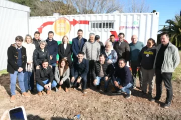 Maciel estuvo presente en la inauguración de la Planta de RAEEs en San Genaro