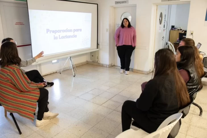 🫶-ESCUCHA-Y-CONTENCION-SE-REALIZO-UNA-CHARLA-SOBRE-LACTANCIA-Y-VINCULO-TEMPRANO-🍼👶👩_⚕️🤰-E-2-728x485