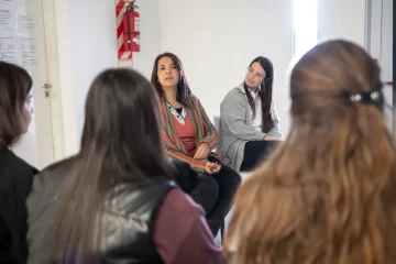 🫶-ESCUCHA-Y-CONTENCION-SE-REALIZO-UNA-CHARLA-SOBRE-LACTANCIA-Y-VINCULO-TEMPRANO-🍼👶👩_⚕️🤰-E-3-728x485