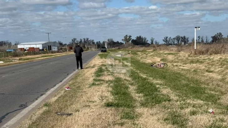 Tragedia en Ruta 11: Una camioneta chocó una bicicleta y murió a una joven de 23 años