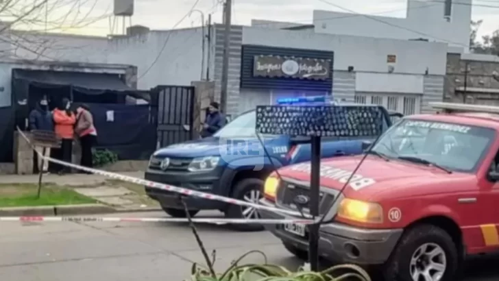 Tragedia en Capitán Bermúdez: La mujer gravemente herida en el incendio sigue en estado crítico