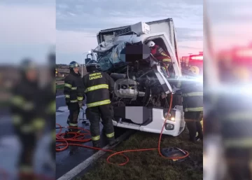 Choque entre dos camiones en la autopista Rosario-Santa Fe generó cortes y desvíos en San Lorenzo