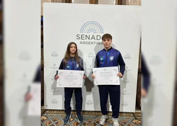 Orgullo regional: Dos campeones mundiales recibieron un Diploma de Honor en el Senado
