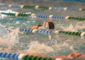 Timbúes se llenó de brazadas y sueños en el Encuentro de Natación 2025
