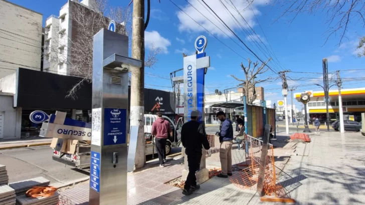 Puerto avanza con la instalación de tótems “Punto Seguro” en espacios públicos