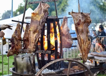 Pueblo Andino se prepara para la segunda edición del Concurso de asadores del vacío a las llamas