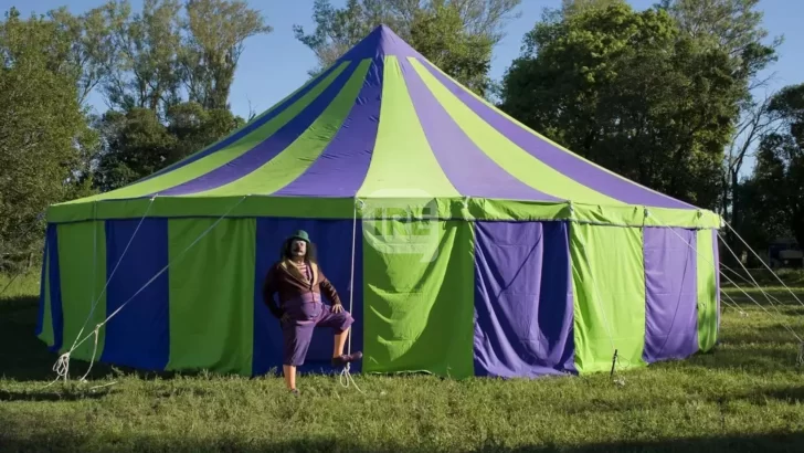 Arte y solidaridad: Galupa y el circo la Chiringuita recolectan leche en  polvo para la comunidad Mocoví