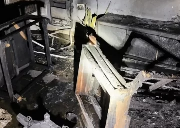 Tragedia en Capitán Bermúdez: Un incendio fatal dejó dos muertos y dos personas gravemente heridas
