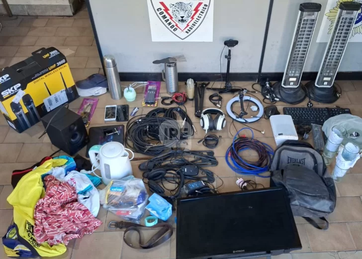 Un joven fue detenido en Puerto con gran cantidad de objetos de dudosa procedencia