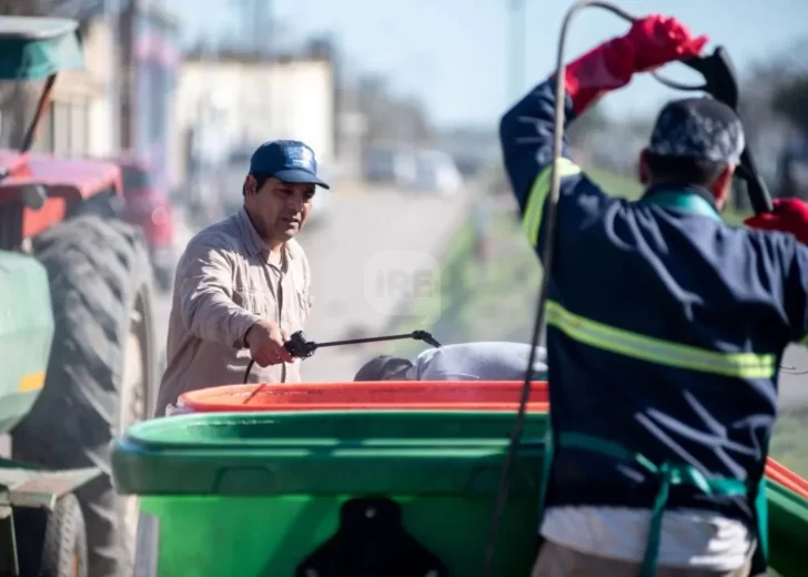 Timbúes refuerza la higiene urbana con el programa de limpieza de contenedores