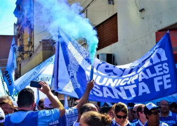 Municipales de Santa Fe rechazaron el aumento del 7% y lanzan un paro por 72 horas