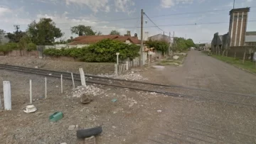 Tragedia en San Lorenzo: Una mujer murió al ser embestida por un tren al intentar rescatar a su perro