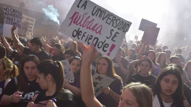 Estudiantes de la UNR realizarán una jornada en defensa de la universidad pública ante la crisis presupuestaria