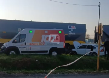 Fatal accidente ferroviario en San Lorenzo: Un auto fue arrollado por un tren de cargas