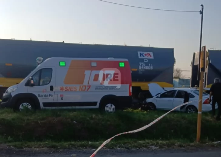 Fatal accidente ferroviario en San Lorenzo: Un auto fue arrollado por un tren de cargas