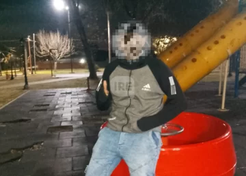 Encontraron a Adrián: El joven de Puerto San Martin fue hallado y volvió con su familia