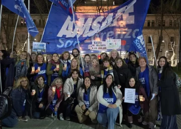 Docentes de San Lorenzo participaron de la Marcha de las Antorchas