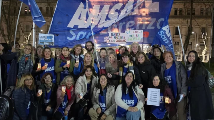 Docentes de San Lorenzo participaron de la Marcha de las Antorchas