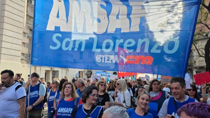 AMSAFE San Lorenzo marchó en Rosario por la educación pública