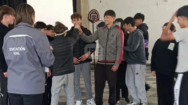 Estudiantes de la EESO N°386 de Andino participaron de una charla sobre seguridad vial