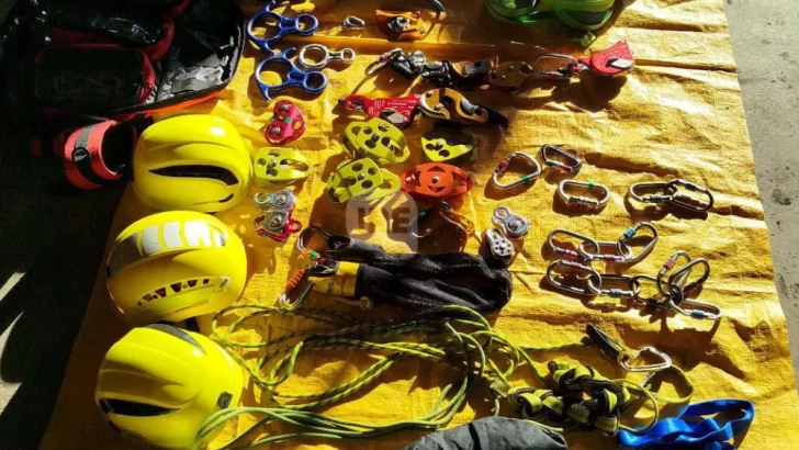 Bomberos voluntarios se entrenaron en fuego y rescate en Serodino