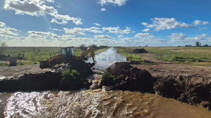 Mayor drenaje en el Canal Irigoyen: La obra alcanza el 90% y beneficiará a 35.000 hectáreas