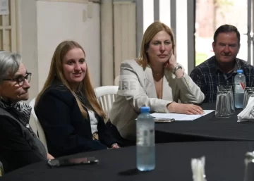 Maciel, Monje y Barrancas reciben fondos provinciales por casi 40 millones de pesos