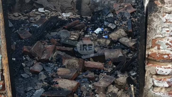 Incendio en Maciel: Bomberos controlaron el fuego en una vivienda