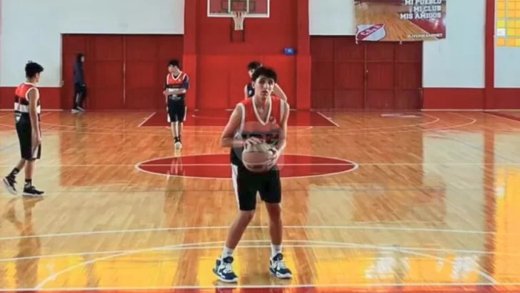 Julián Loor convocado a la preselección sub15 de la Asociación Rosarina de Básquetbol