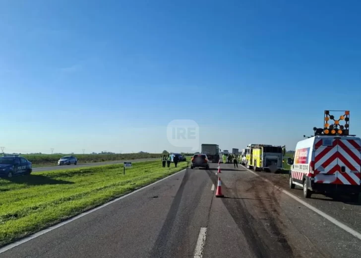 Tragedia en la autopista Rosario – Santa Fe: Un niño de 4 años perdió la vida en un brutal choque entre un camión y un auto