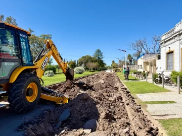 Carrizales avanza con 100 metros más de pavimento en Av. San Martín Carrizales avanza con 100 metros más de pavimento en Av. San Martín