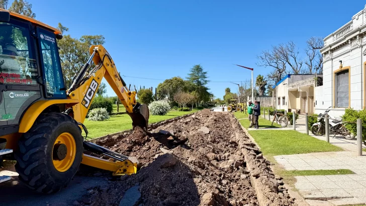 Carrizales avanza con 100 metros más de pavimento en Av. San Martín