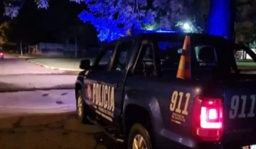 Estaba con su hija menor, escuchó disparos y encontró una nota amenazante en el garaje de su casa