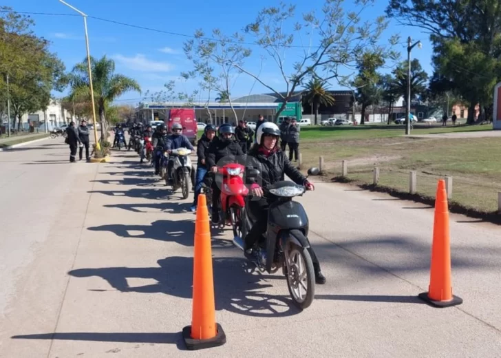 Con foco en ciclistas y motociclistas, San Lorenzo impulsa la campaña vial “Hacete ver”